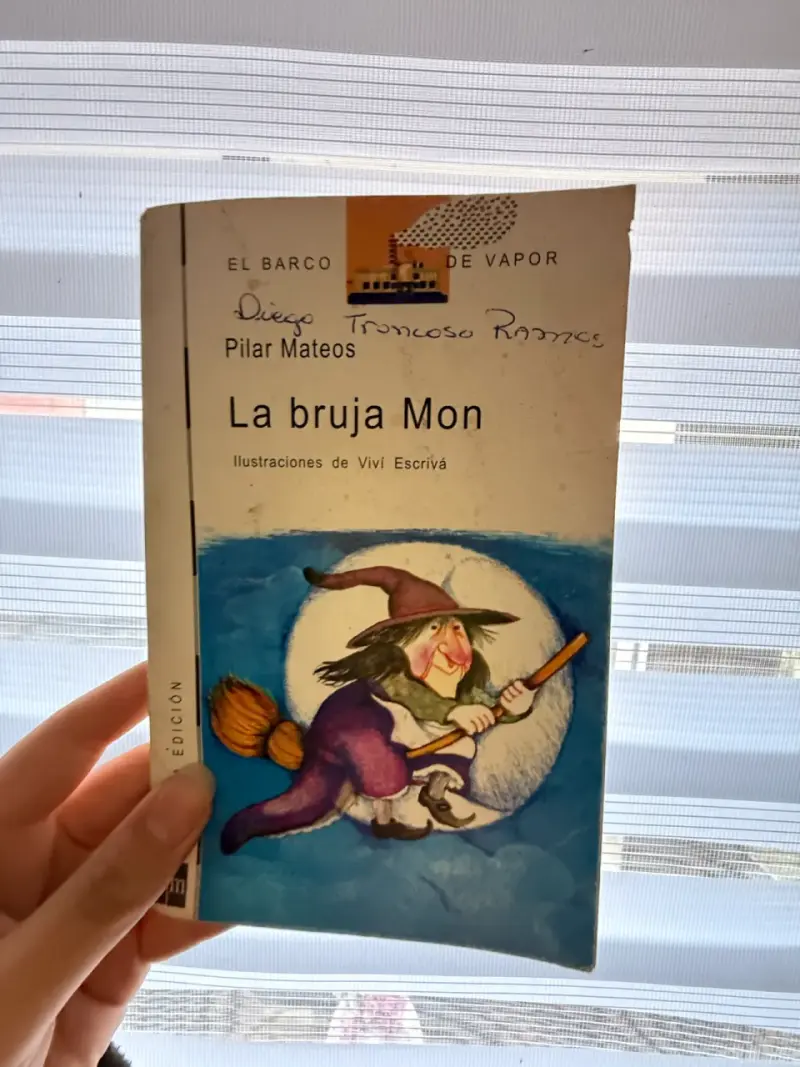Libro infantil 'La bruja Mon' de Pilar Mateos - 1