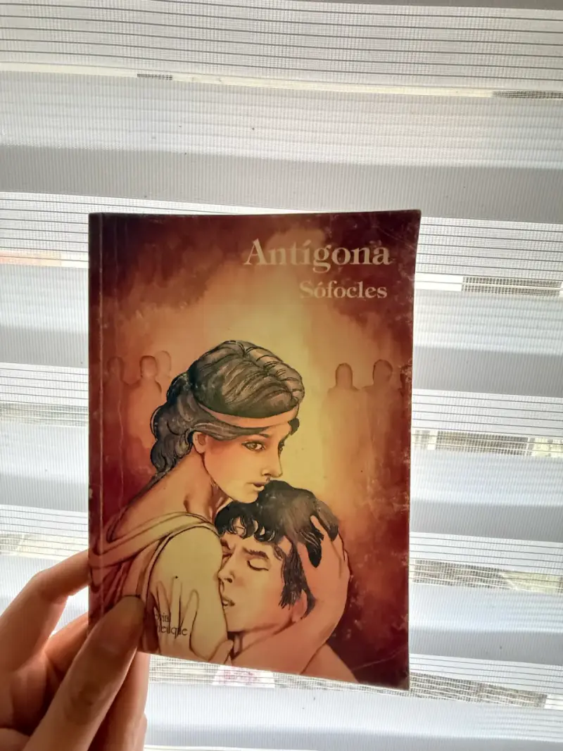 Libro Antígona de Sófocles Edición Biblioteca Básica Universal - 1