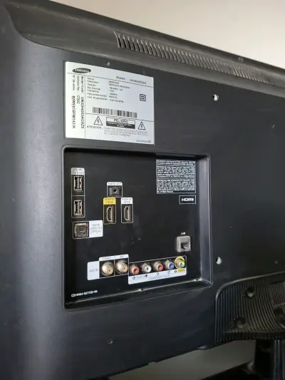 Televisor Samsung de 32 pulgadas en buen estado - miniatura 3