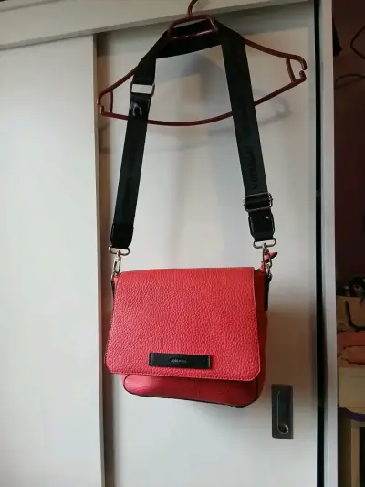 Cartera roja Amphora con correa ajustable - miniatura 2