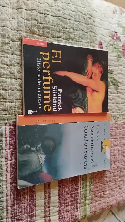 Pack de libros 'El Perfume' y 'Asesinato en el Canadian Express' - miniatura 1