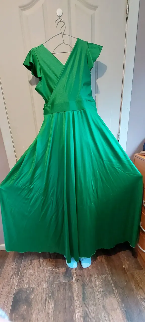 Vestido largo verde elegante para mujer