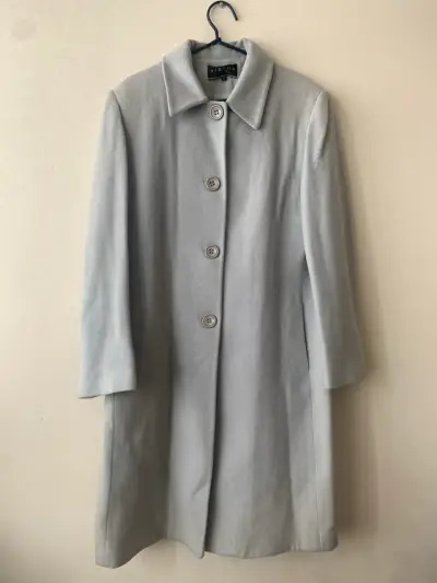 Abrigo negro de lana para mujer - miniatura 4