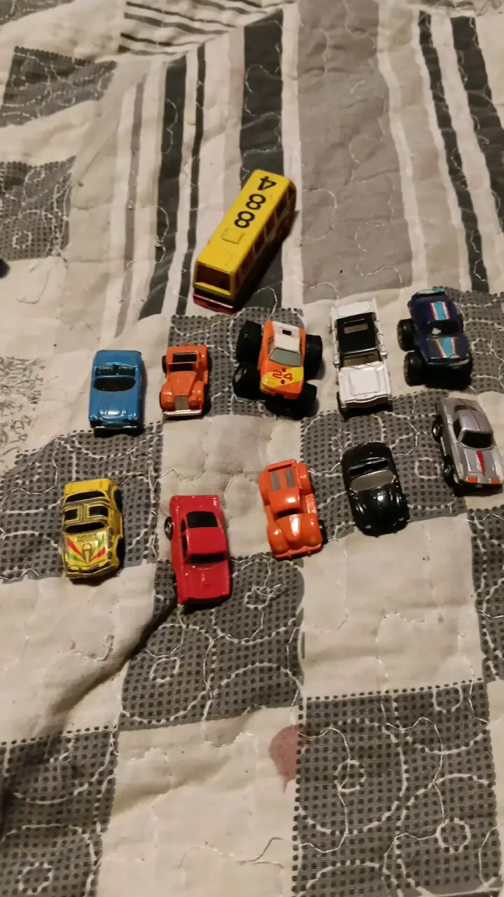 Set de autos de juguete Micro Machines con estuche - 3