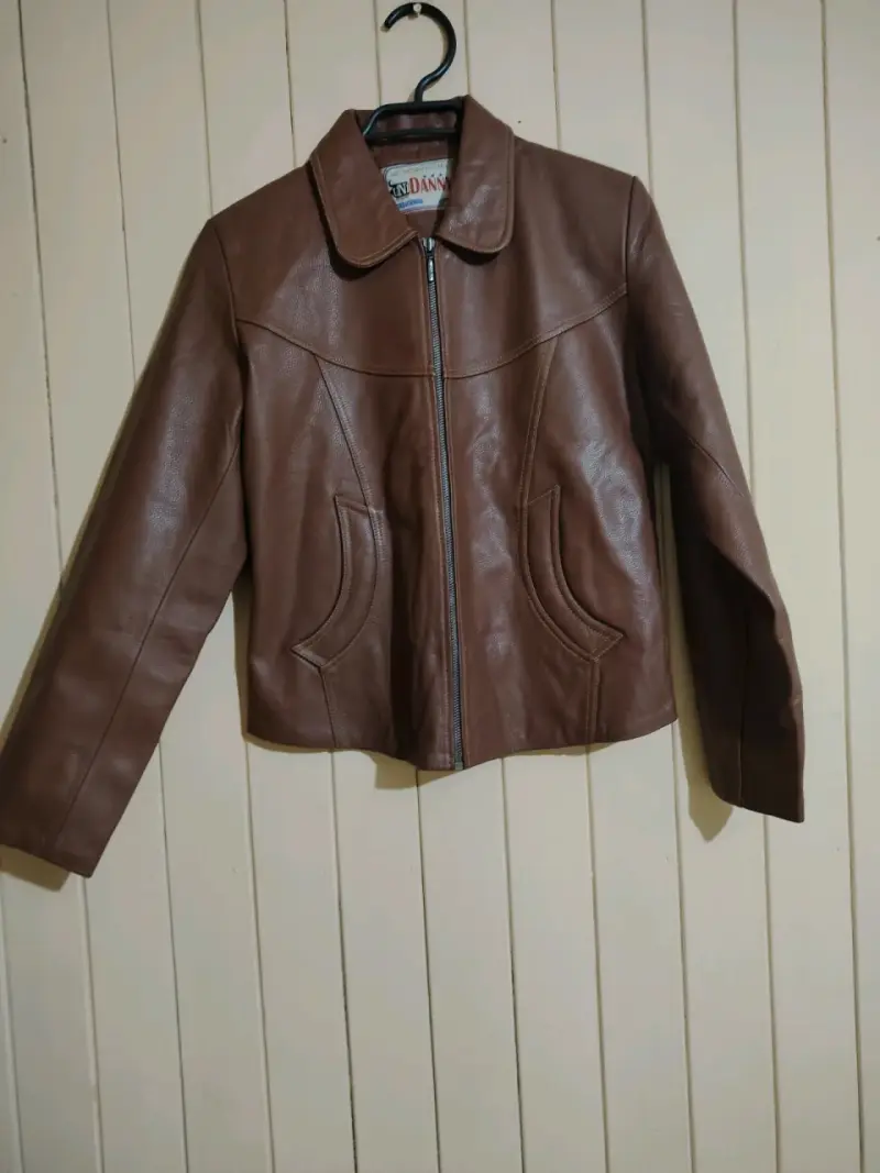 Chaqueta de cuero marrón para mujer - 1