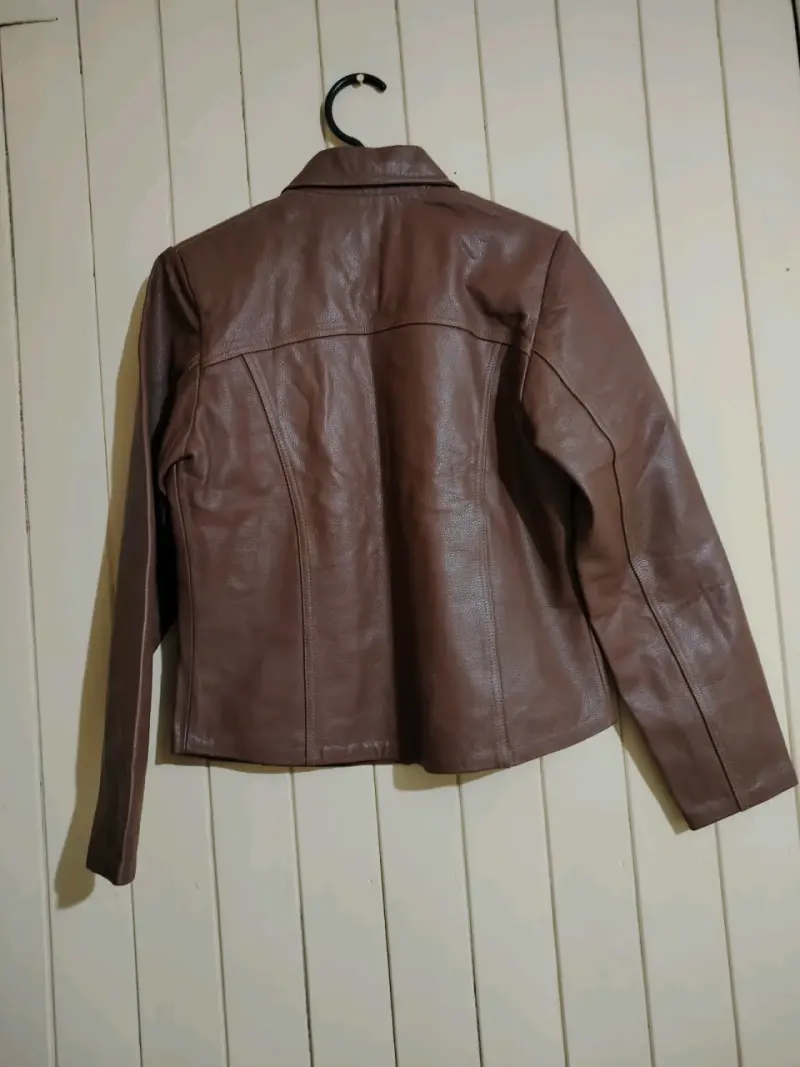 Chaqueta de cuero marrón para mujer - 2