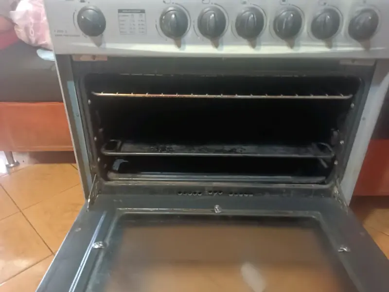 Cocina a gas Fensa con horno amplio - 4