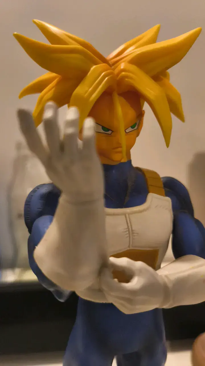 Figura de acción Trunks Super Saiyan - 3