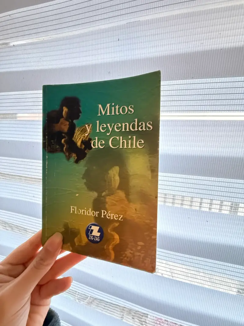 Libro 'Mitos y Leyendas de Chile' de Floridor Pérez - 1