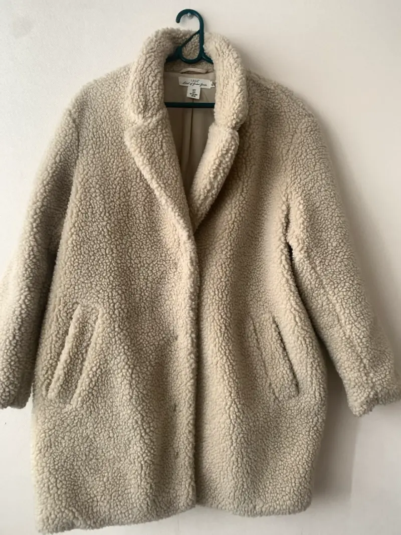 Abrigo de lana sintética beige para mujer