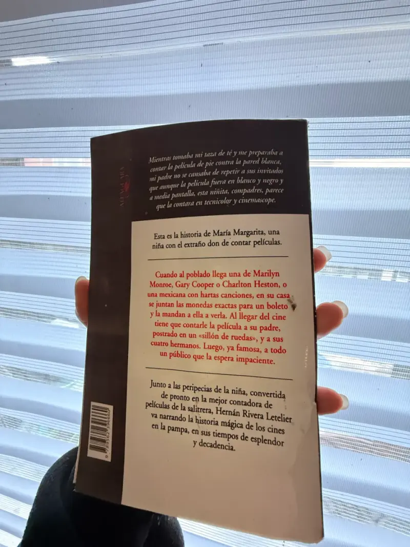 Libro 'La contadora de películas' de Hernán Rivera Letelier - 2
