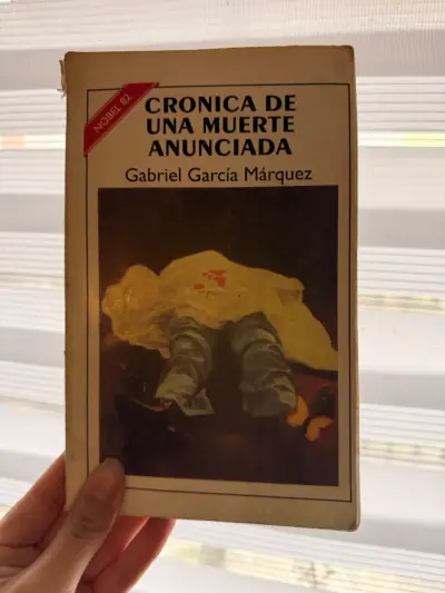 Libro Crónica de una Muerte Anunciada Gabriel García Márquez - miniatura 1