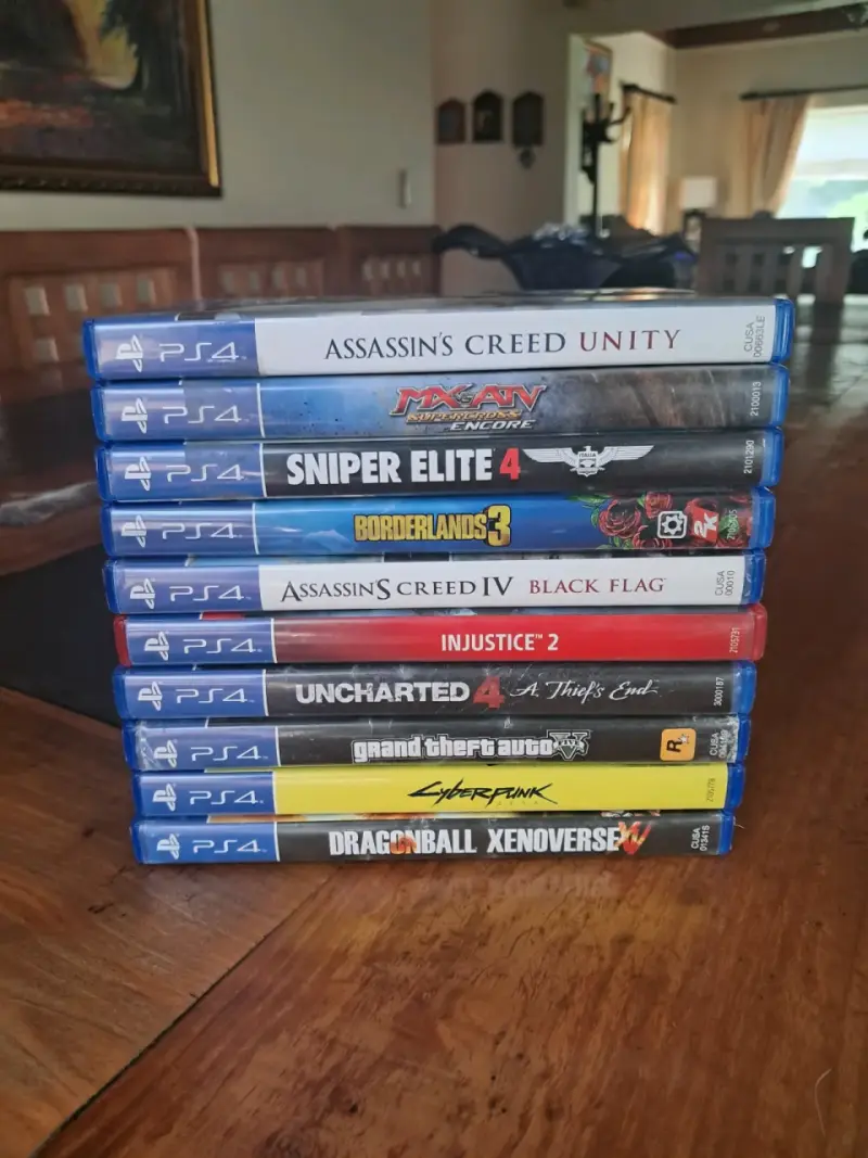 Colección de juegos PS4 variados en buen estado