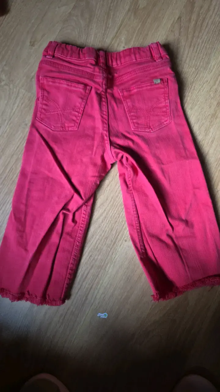 Jeans rojos para niños con broches - 2