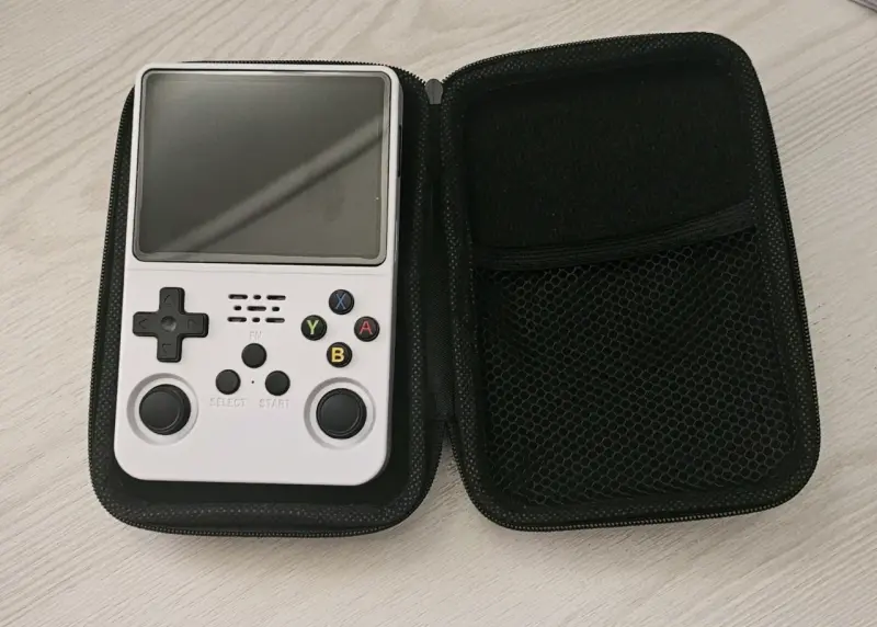 Consola emuladora R36s + mica + funda