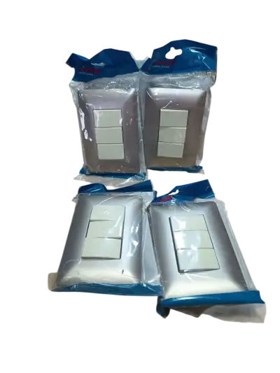 Pack 4 Interruptor Triple 9/32 Champaña  Stanford - miniatura 1