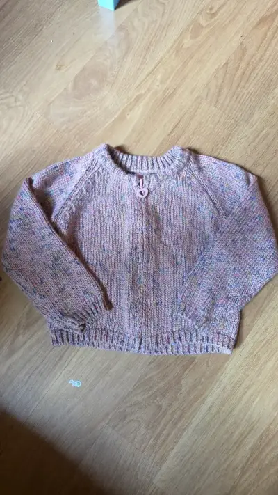 Chaleco de lana para niña color rosa pastel - miniatura 1