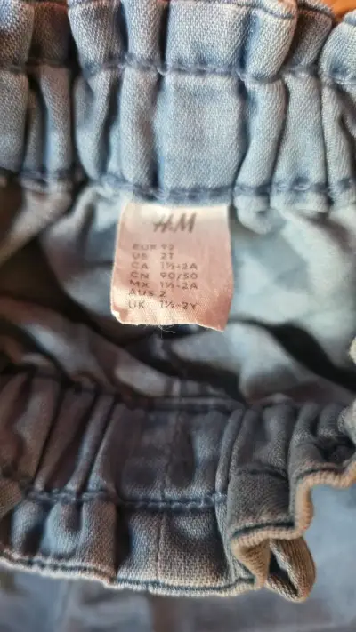 Shorts de mezclilla para niña. - miniatura 2