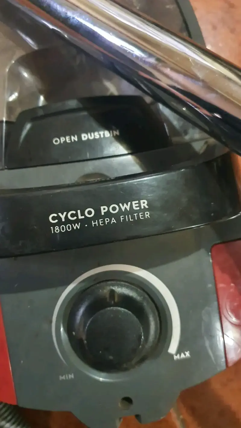 Aspiradora Cyclo Power 1800W con filtro HEPA - 1