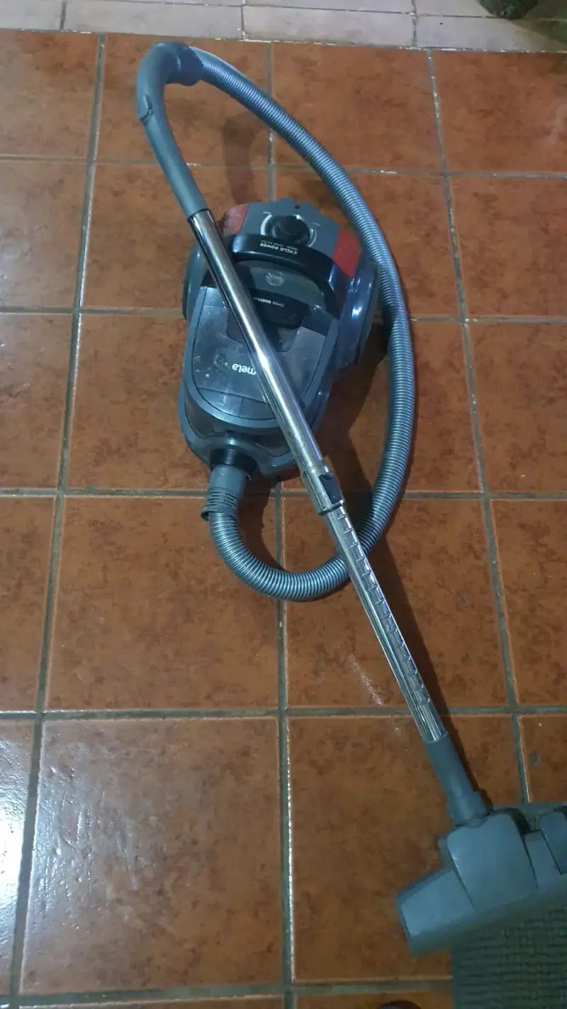 Aspiradora Cyclo Power 1800W con filtro HEPA - 2