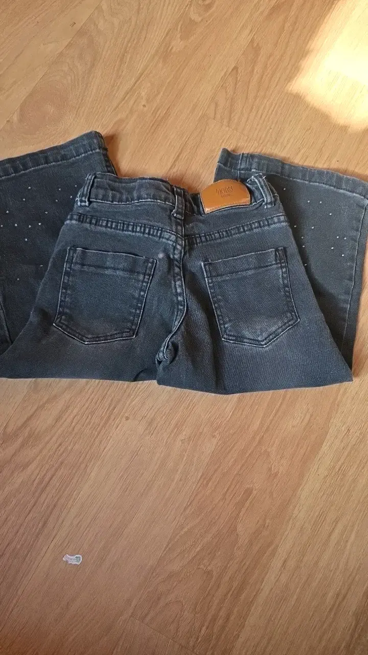 Jeans de mezclilla para niña con brillos - 3