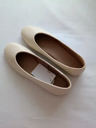 Bailarinas beige de cuero sintético Renta - miniatura 2
