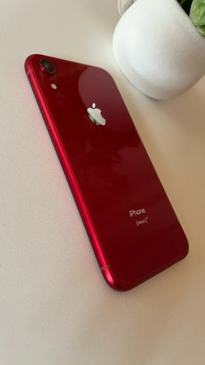 iPhone XR rojo en buen estado - 3