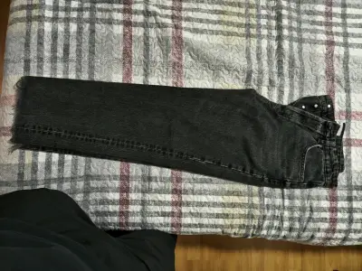 Jeans negros de mezclilla Zara para mujer - miniatura 4