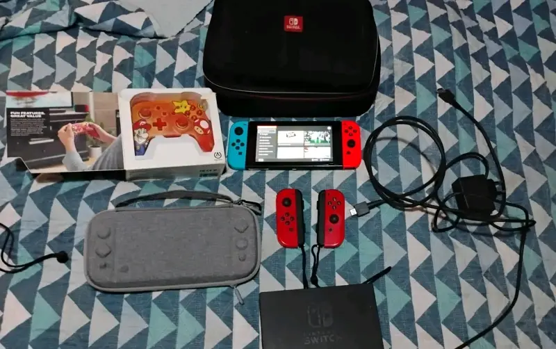 Consola Nintendo Switch con Joy-Con Azul y Rojo - 2