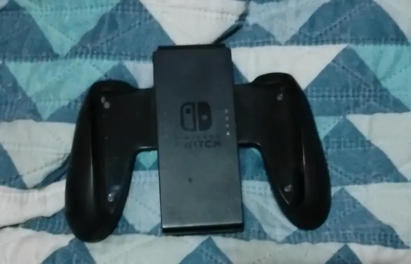 Consola Nintendo Switch con Joy-Con Azul y Rojo - 3