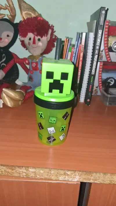 Vaso con diseño de Creeper de Minecraft - miniatura 1