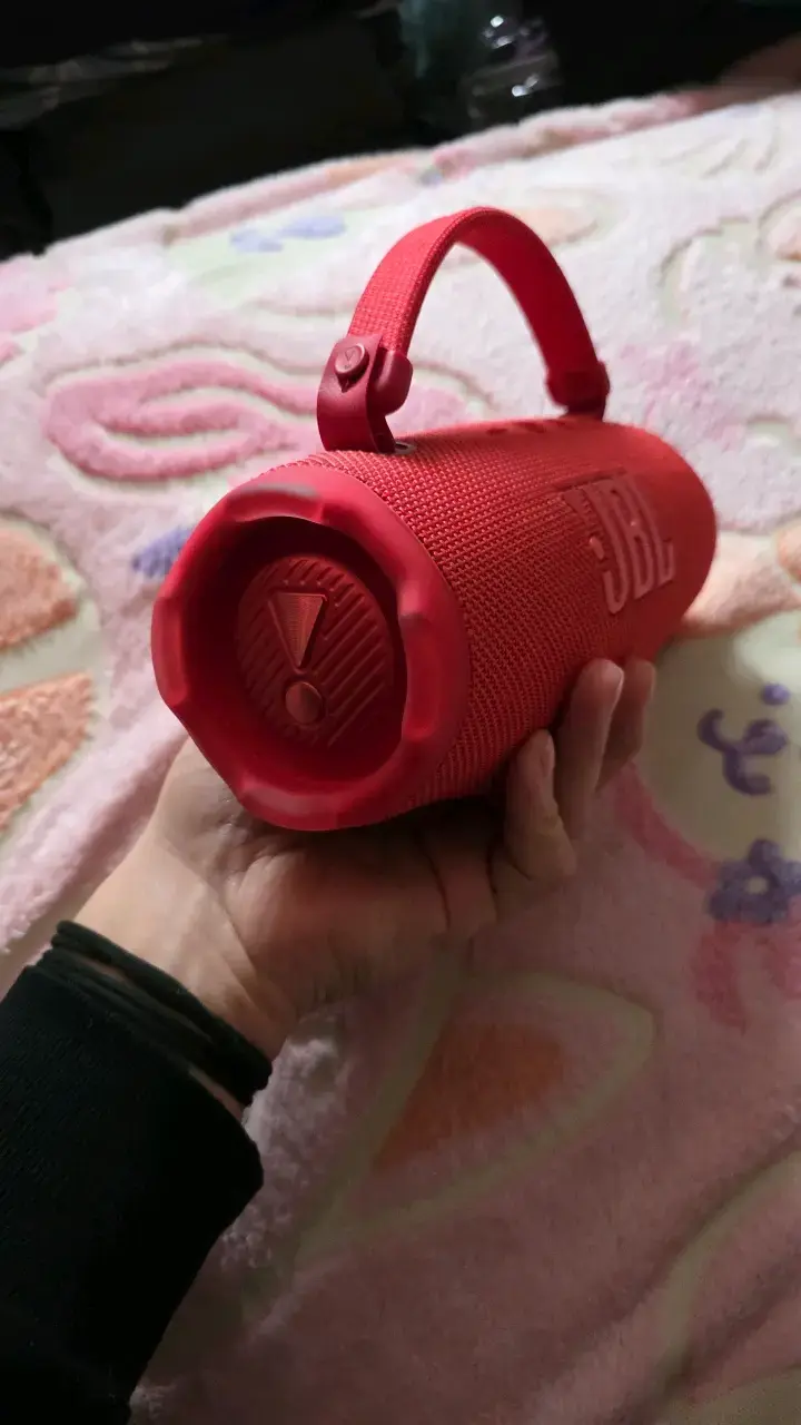 Parlante portátil JBL rojo - 3