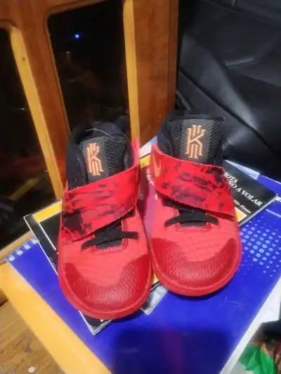 Zapatillas deportivas rojas para niños - miniatura 1