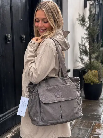 Bolso impermeable gris con múltiples compartimentos - miniatura 1