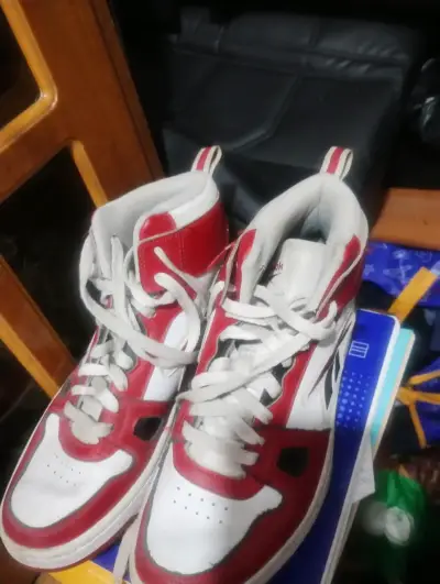 Zapatillas deportivas Reebok rojas y blancas - miniatura 2