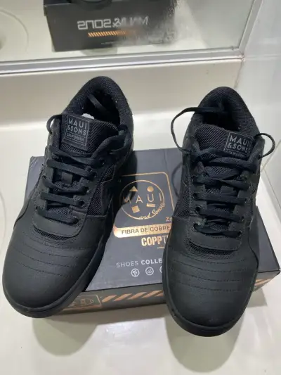 Zapatillas negras Maui and Sons para hombre - miniatura 1