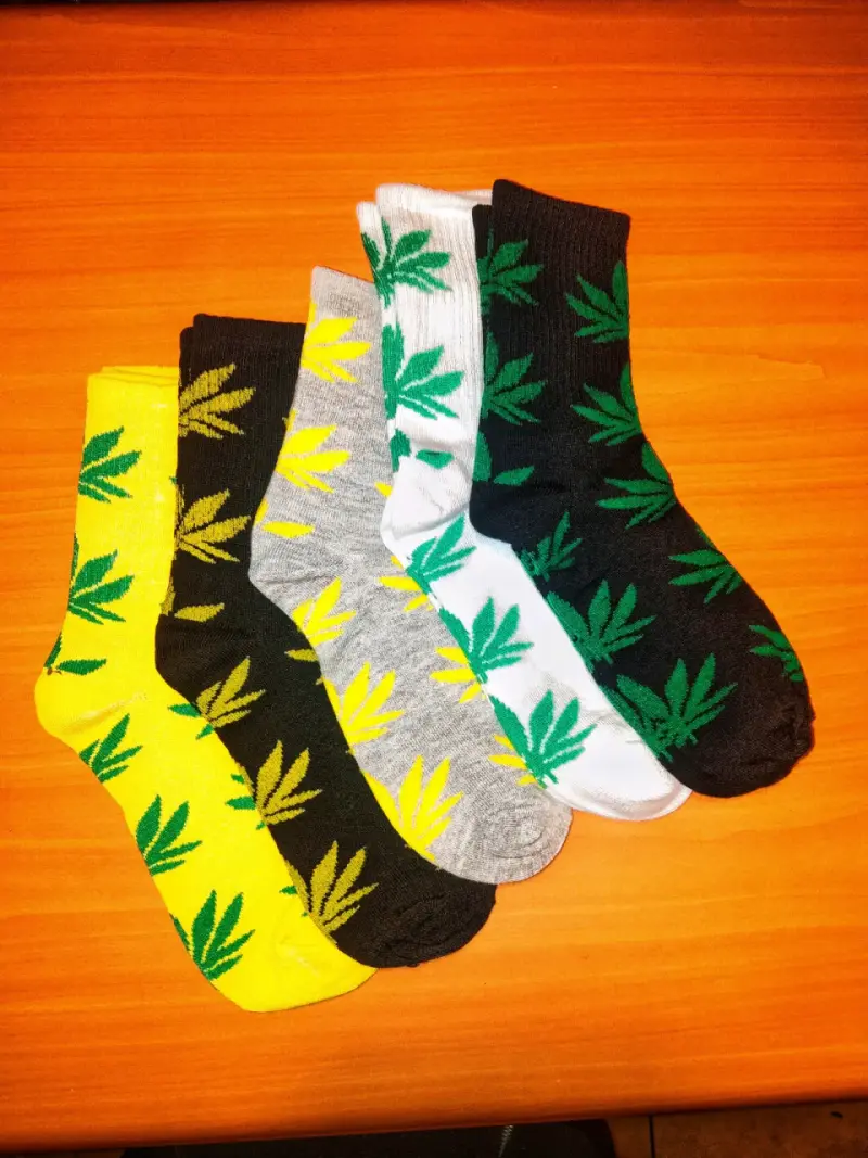Pack de calcetines con diseño de hojas Cannabis