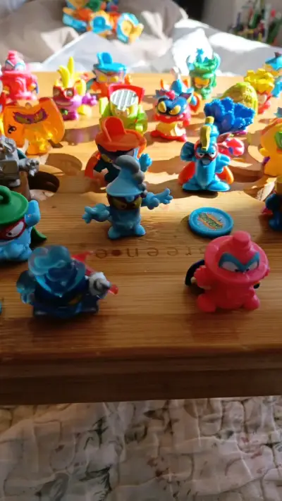 Colección de figuras de juguete super zings - miniatura 4