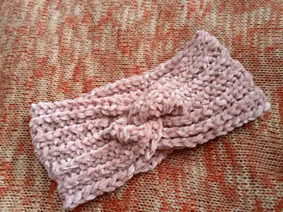 Vinchas para el cabello tejidas a crochet - miniatura 2