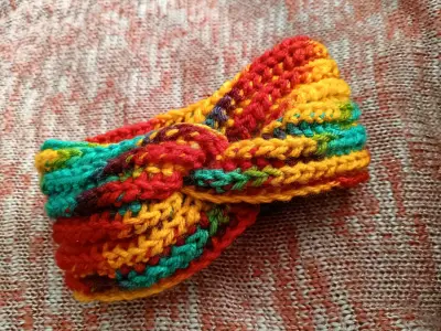 Vinchas para el cabello tejidas a crochet - miniatura 4