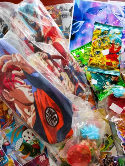 Colección de artículos Dragon Ball Z con figuras y cartas - miniatura 3