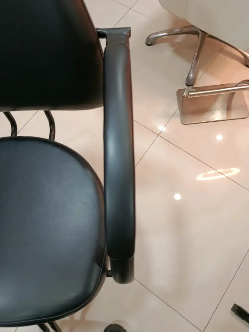 Silla de oficina ergonómica negra - 2