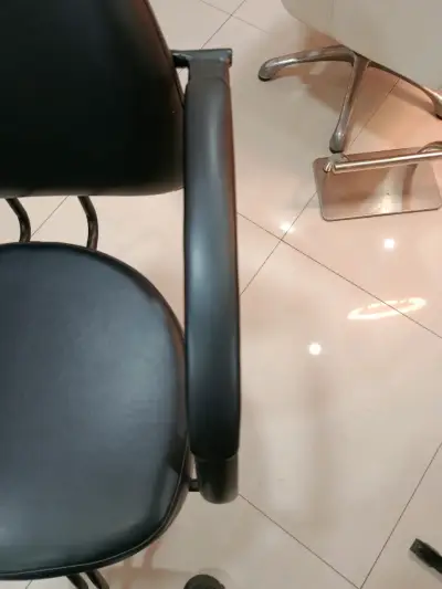 Silla de oficina ergonómica negra - miniatura 2