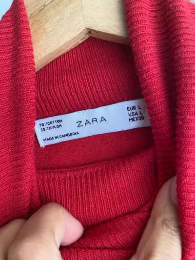 Suéter rojo Zara de cuello alto para mujer - miniatura 2