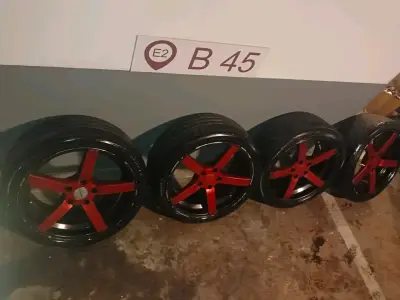 Separadores de rueda con llantas rojas deportivas - miniatura 3
