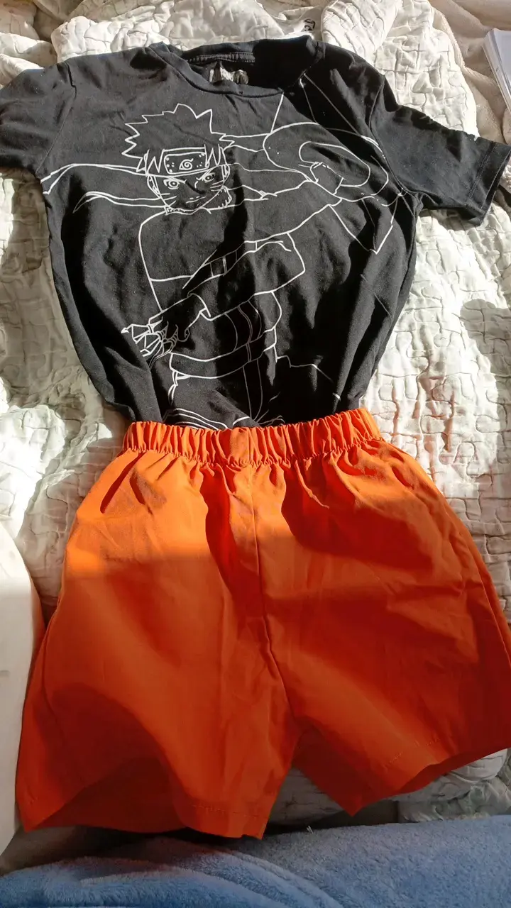 Conjunto de polera y shorts Naruto para hombre