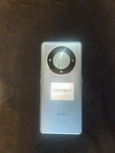 Smartphone en buen estado con pantalla táctil - miniatura 3