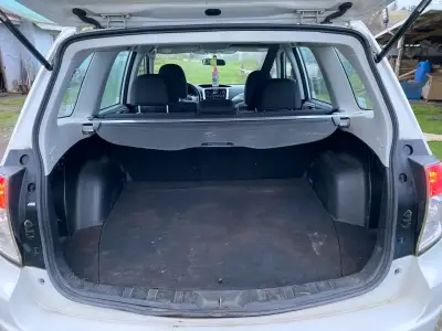 Subaru Forester 2010 en buen estado - miniatura 5