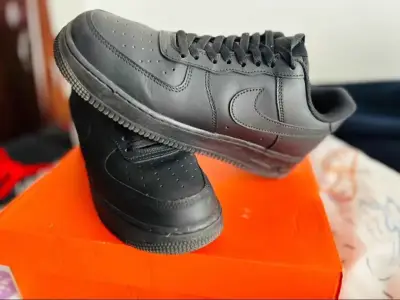 Zapatillas negras Nike Air Force 1 - miniatura 3