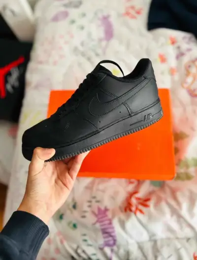 Zapatillas negras Nike Air Force 1 - miniatura 4